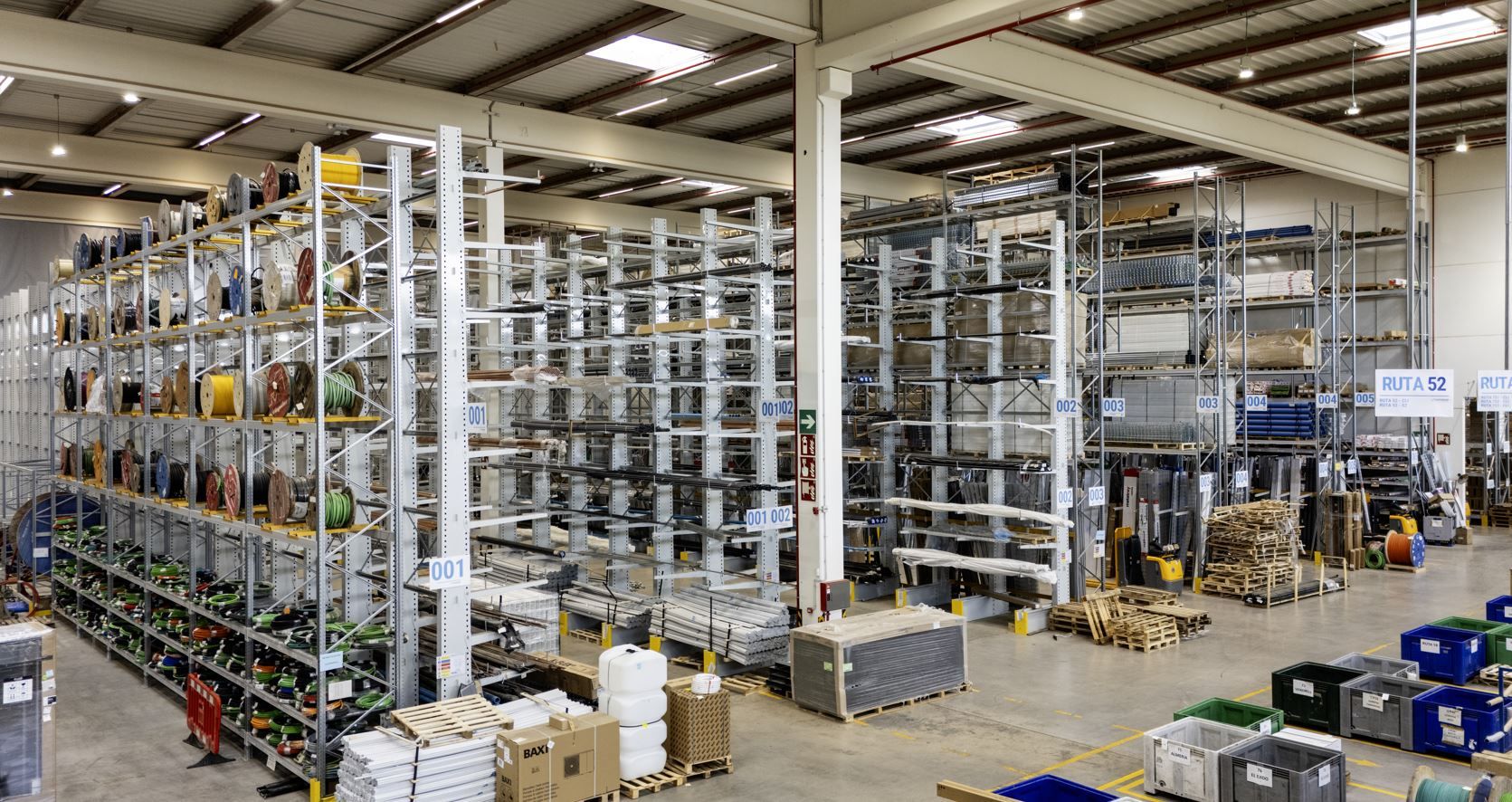 Seis soluciones de estanterías para el almacén multiformato de Sonepar